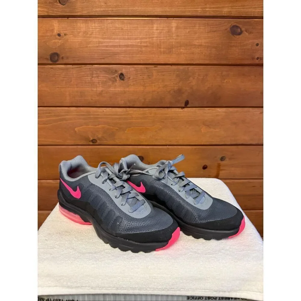 Nike Sz 6.5 Youth Air Max Invigor running sneakers black, cool grey, racer pink
